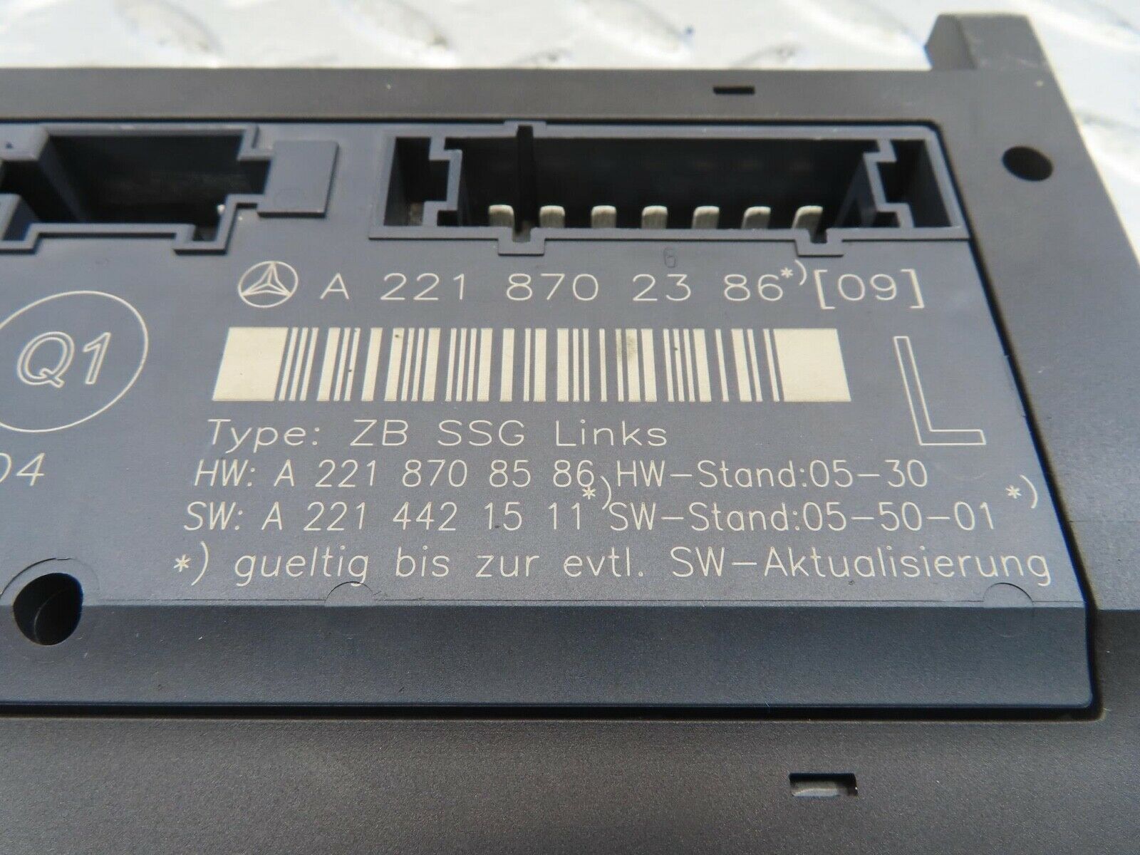 11086 Mercedes-Benz W221 S320 Front Left Seat Control Unit 2218702386