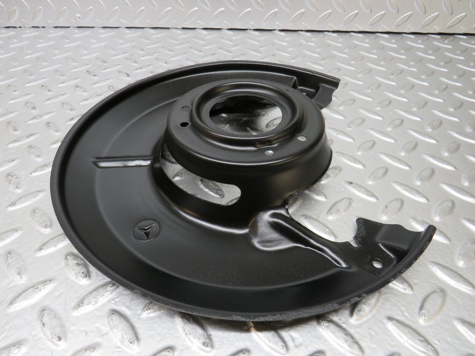 26240 Mercedes-Benz W116 450SE Front Right Brake Disc Protection Plate