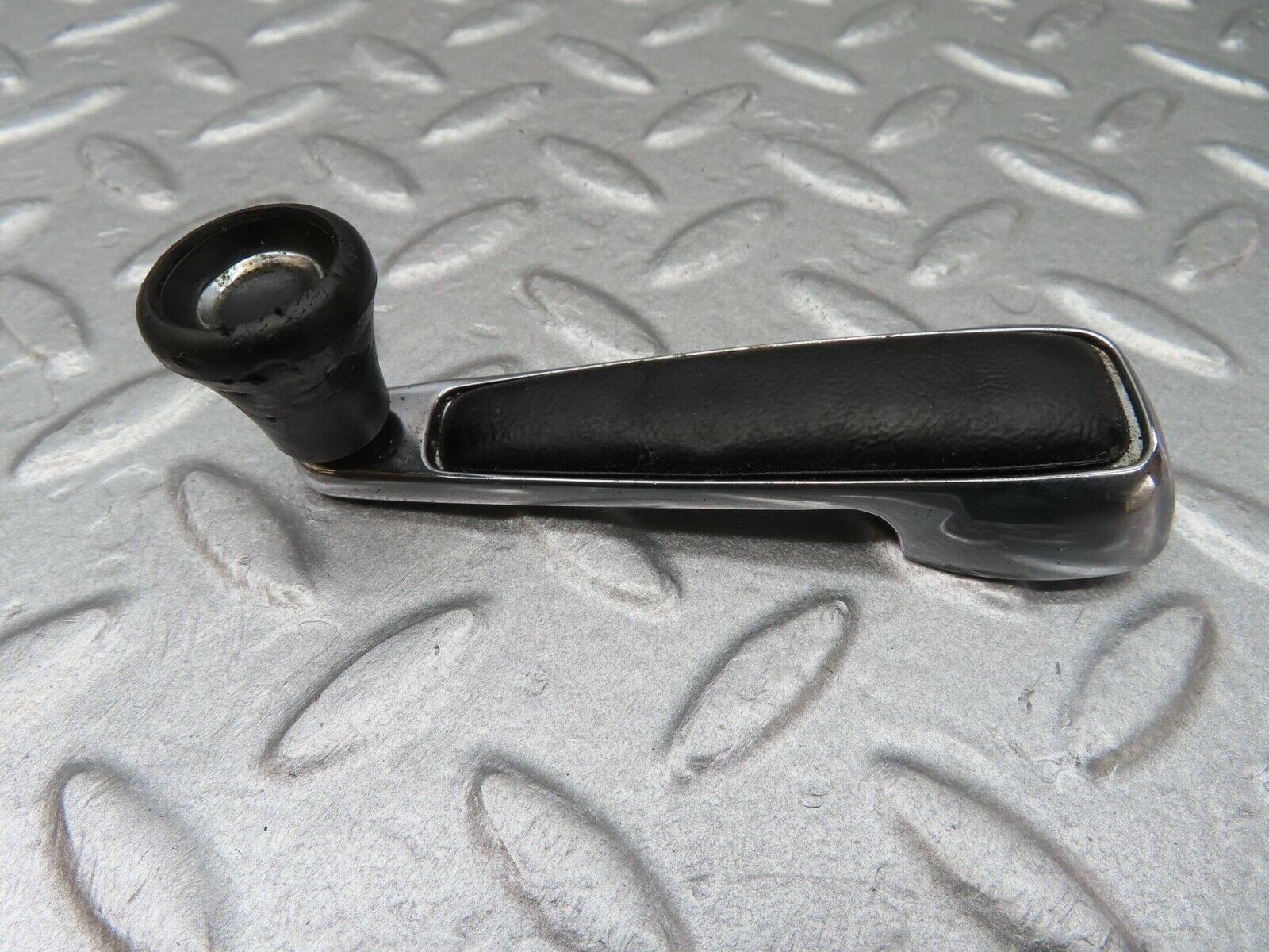 12764 Mercedes-Benz W111 220SE Window Lifter Crank Handle
