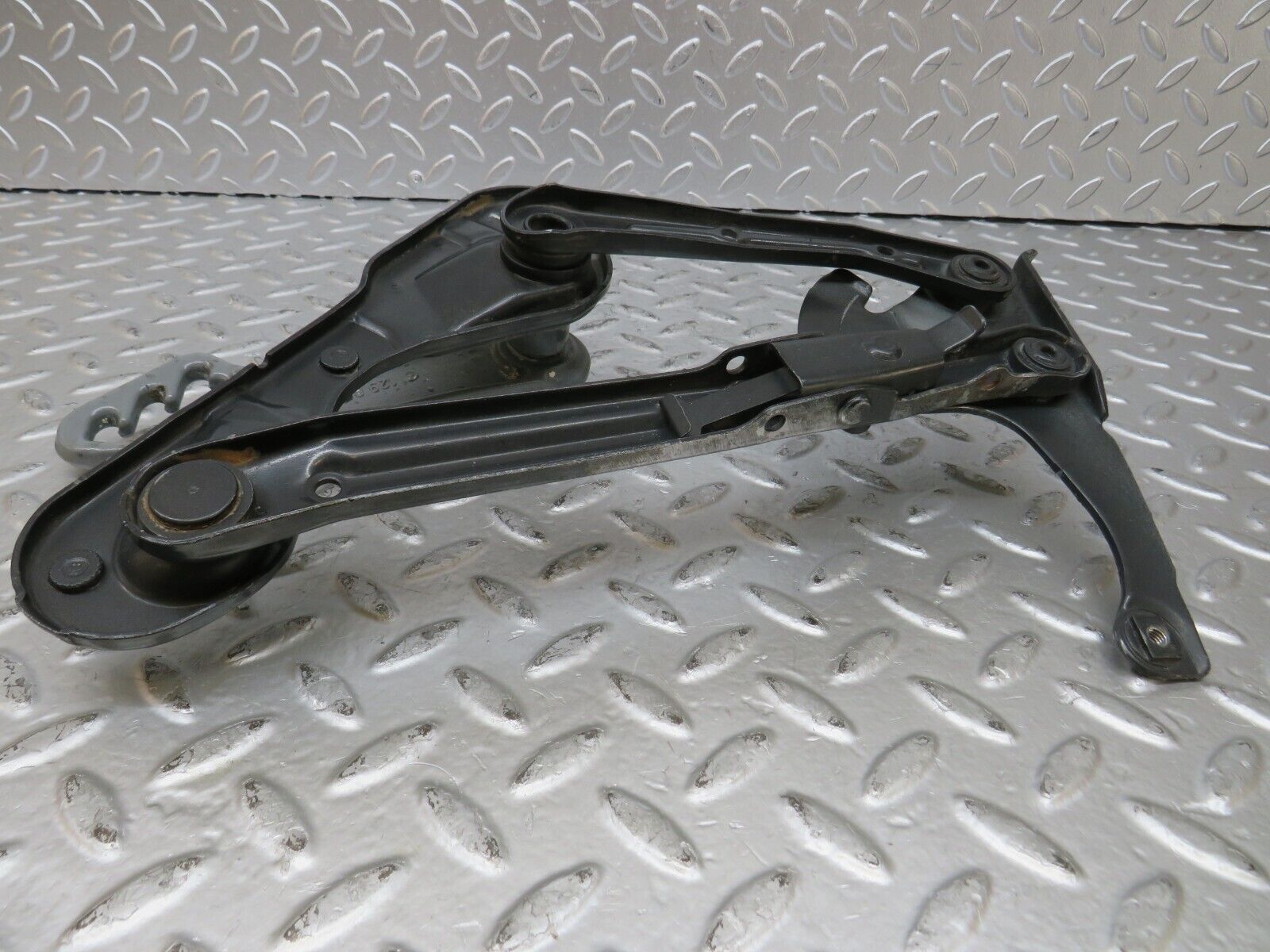 26672 Mercedes-Benz C124 220CE Coupe Bonnet Hinge Right Side 1298870174