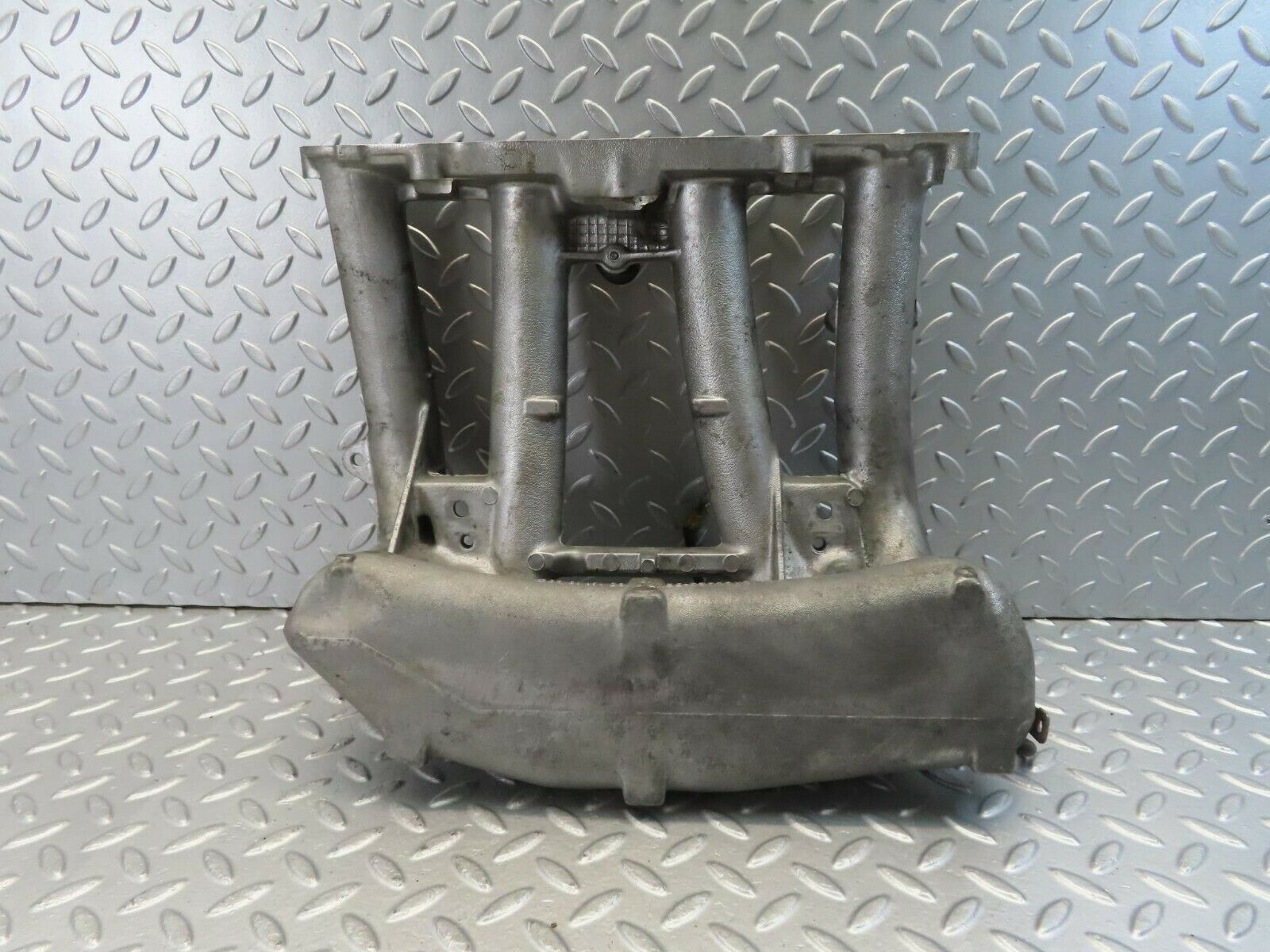 10943 Mercedes-Benz W201 190E Intake Manifold 1021413501