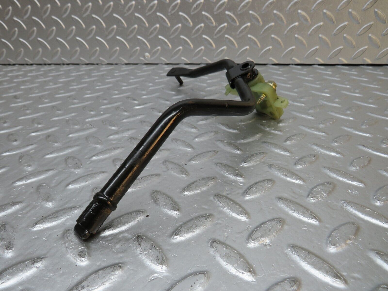 30637 Mercedes-Benz W201 190E 2.0L Accelerator Pedal Linkage 2013010118