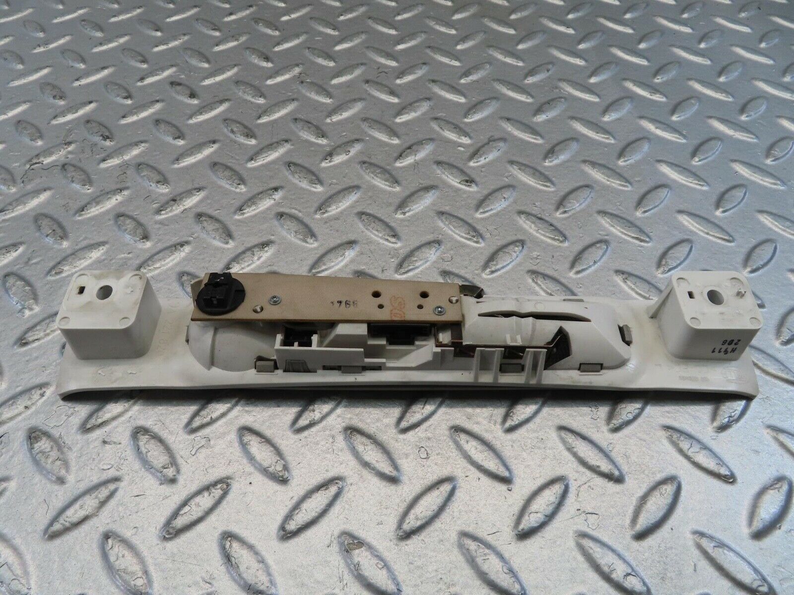 11112 Mercedes-Benz W221 S320 Interior Rear Left Roof Light 2218201101