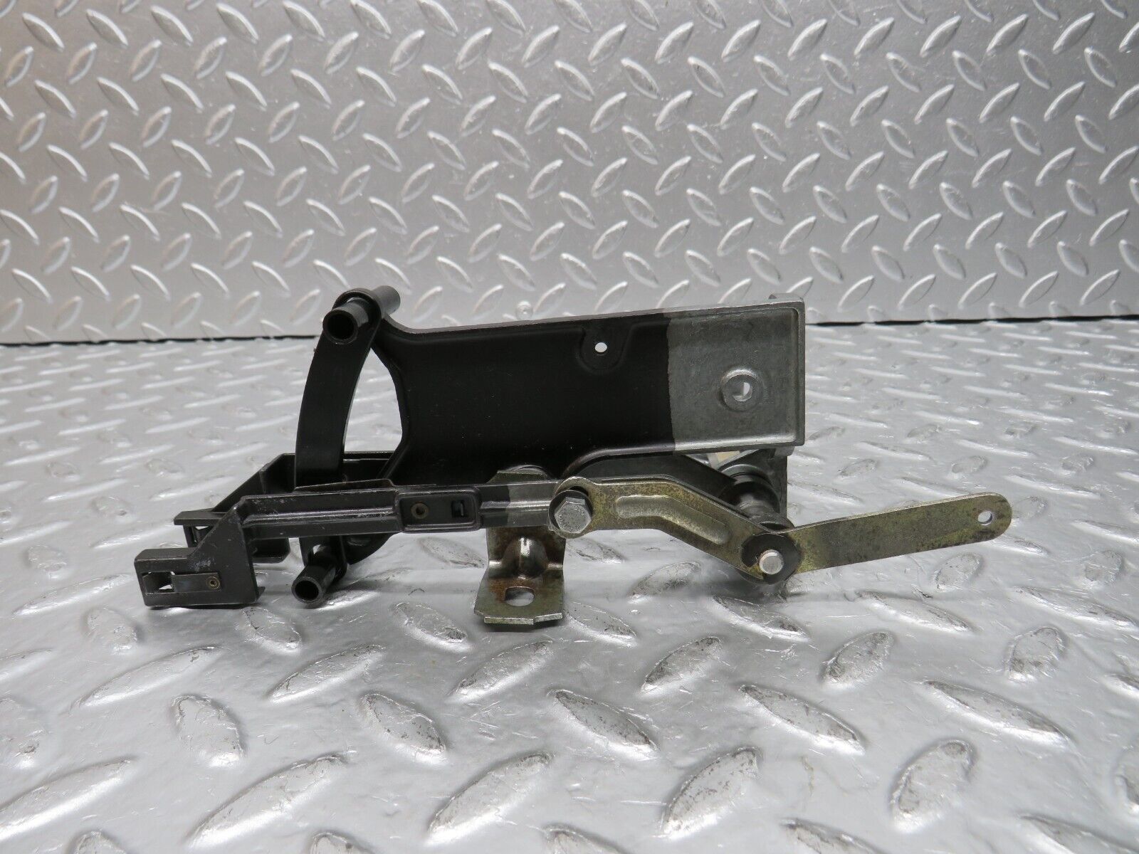 32276 Mercedes-Benz C107 350SLC Coupe Coupe Heater Control Mechanism