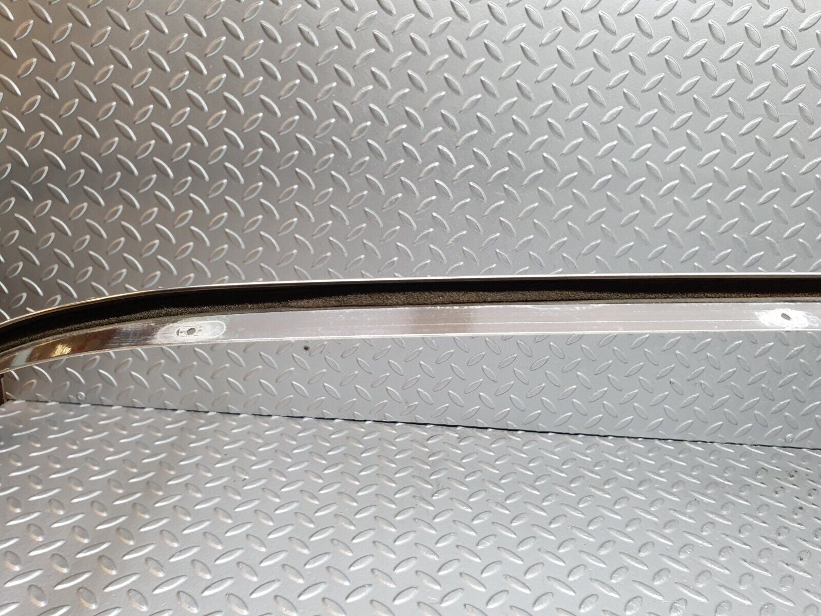 41262 Mercedes-Benz W126 300SE Roof Chrome Trim Left Side