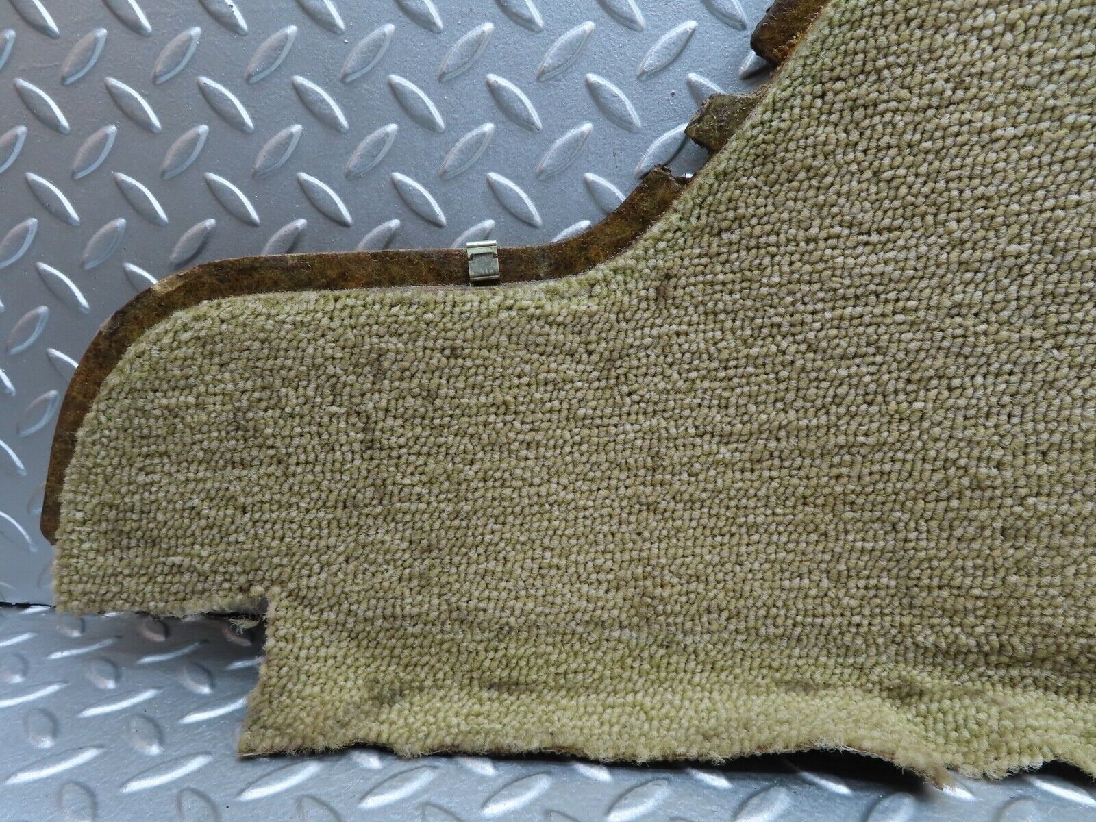 21171 Mercedes-Benz W123 230E Centre Console Carpet Beige Right Side