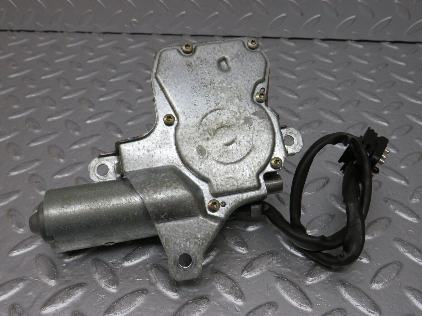 32432 Mercedes-Benz S124 300TE Wagon Rear Wiper Motor 0390201506 1248201242