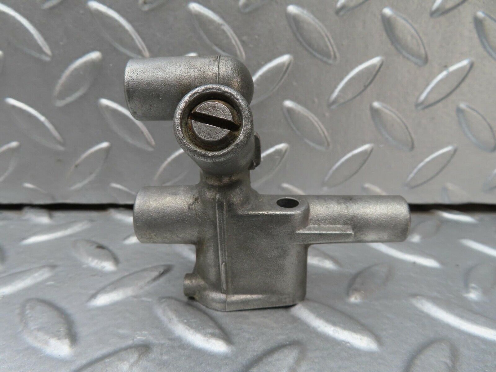 15324 Mercedes-Benz W123 230E Idle Control Valve 1020940512