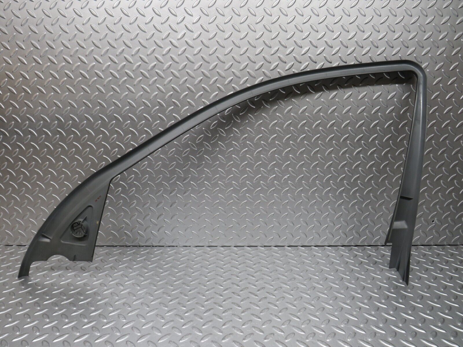 32285 Mercedes-Benz W220 S430 Front Left Door Window Frame Trim 2207250171