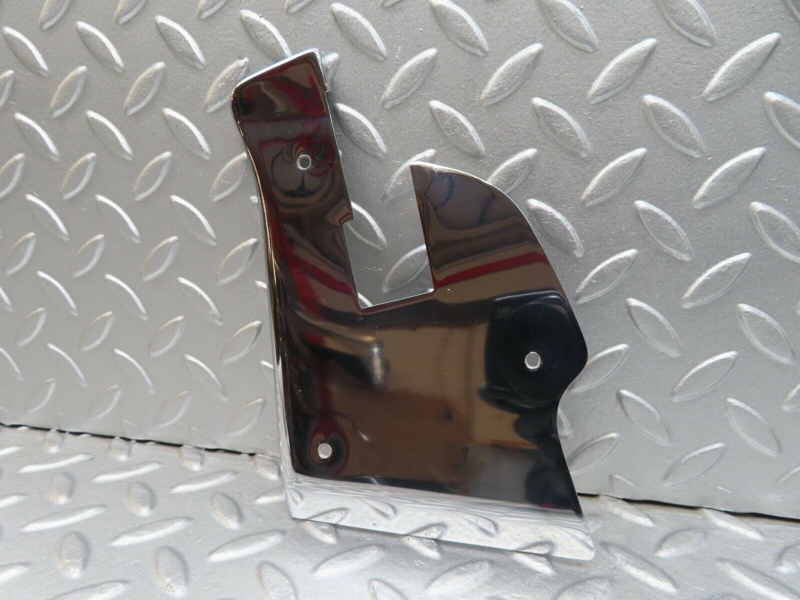 13976 Mercedes-Benz C107 280SLC Right Door Chrome Cover