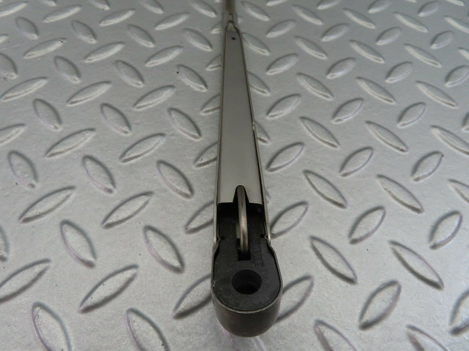 7341 Mercedes-Benz W116 450SE Wiper Arm Bosch Left 3399990553