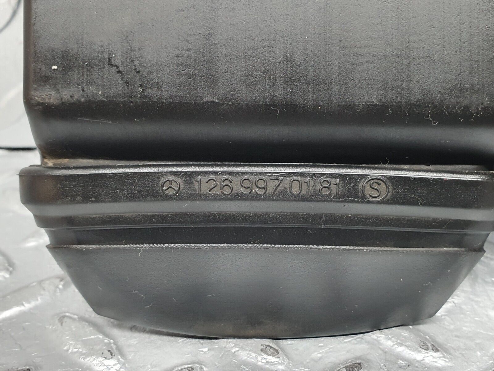 41145 Mercedes-Benz W126 300SE Dashboard Centre Air Vent 1268310036 1269970181