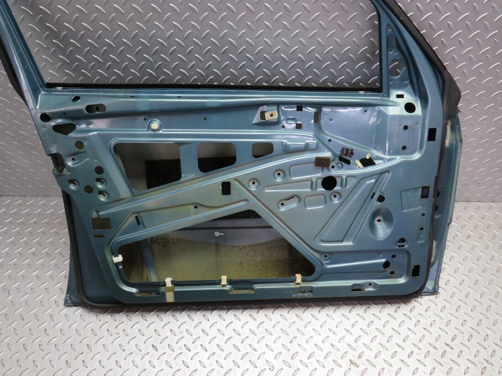 30827 Mercedes-Benz W201 190E 2.0L Front Left Door