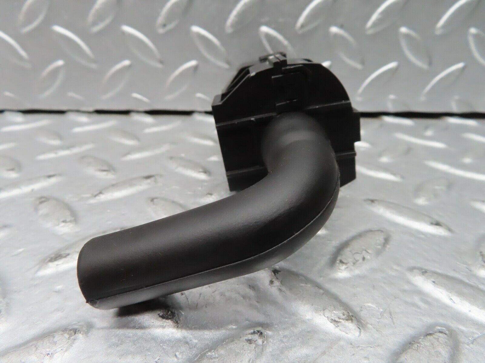 21674 Mercedes-Benz W126 300SE Temperature Sensor Bosch 0008306108