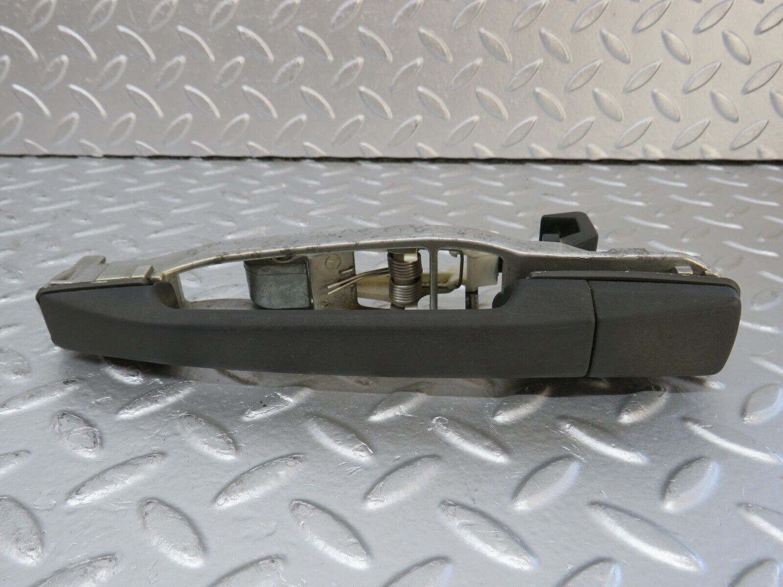 33911 Mercedes-Benz W124 260E Rear Left Exterior Door Handle