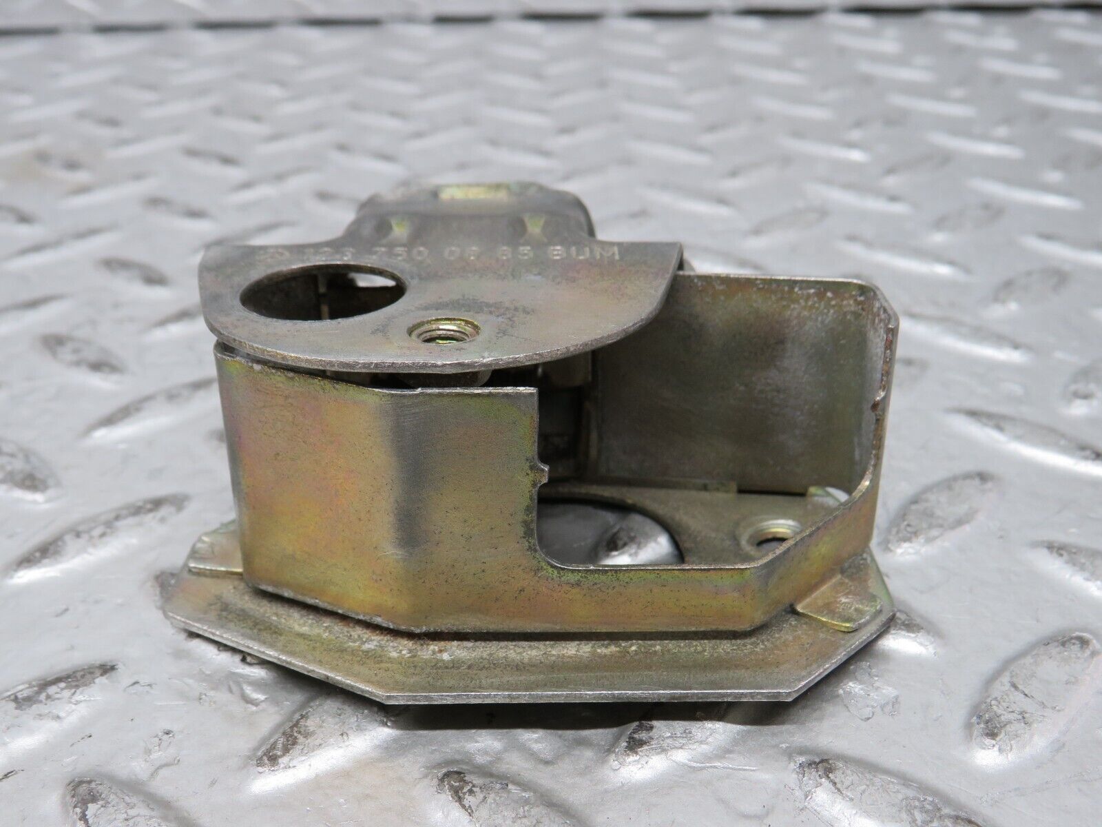 27882 Mercedes-Benz W123 280E Trunk Lock 1237500885