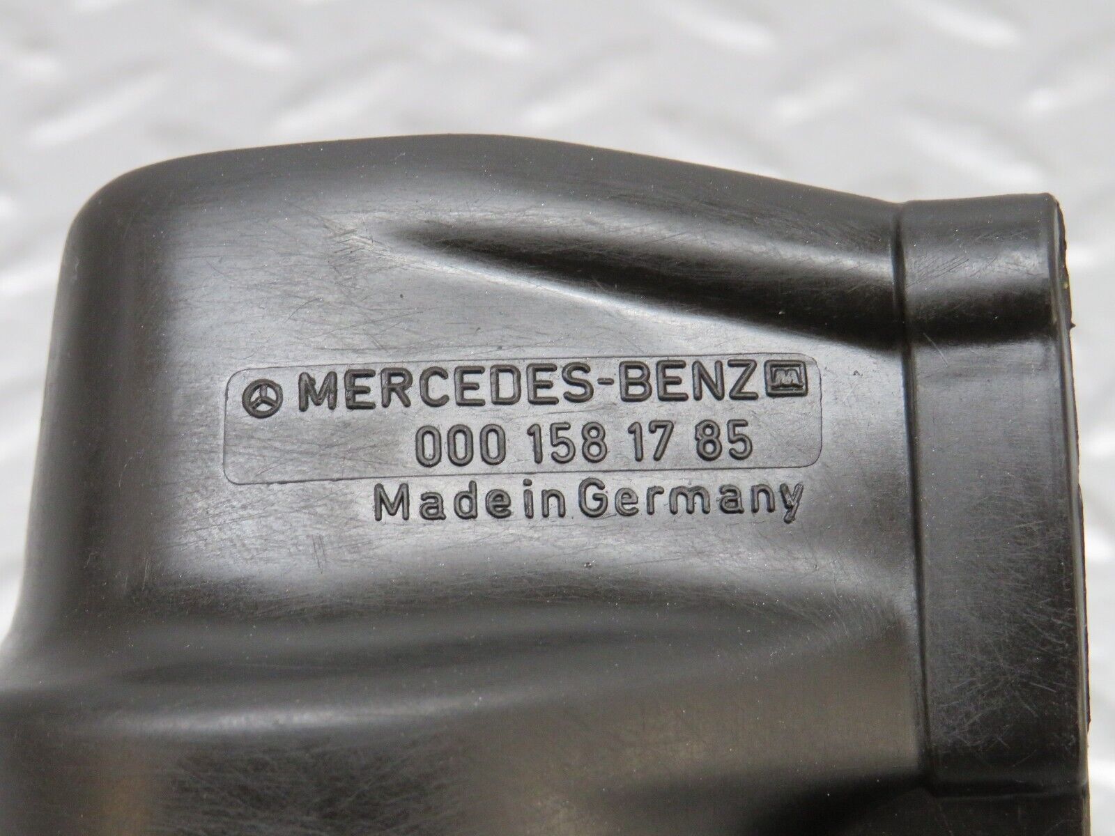36569 Mercedes-Benz W201 190E 2.0L Ignition Coil Protective Cap 0001581785