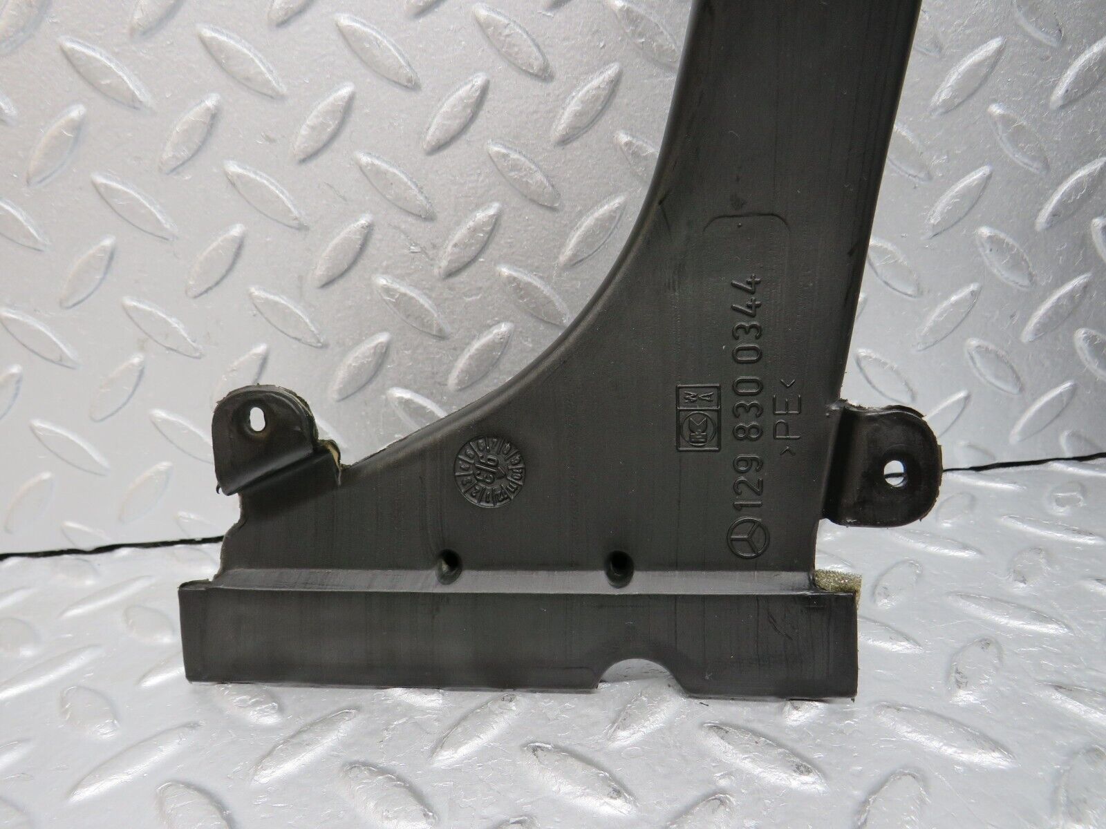 38300 Mercedes-Benz R129 280SL Coupe Front Air Vent Duct Pair 1298300344 1298300444