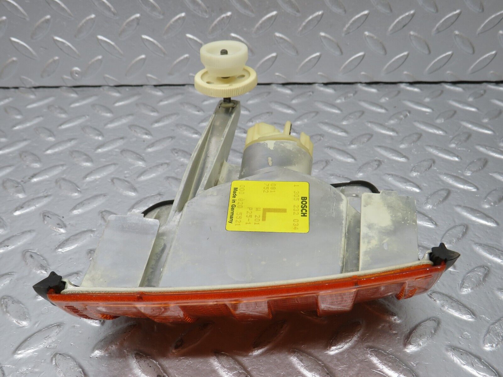 33678 Mercedes-Benz W201 190E 2.0L Indicator Light Front Left Bosch 1305232034