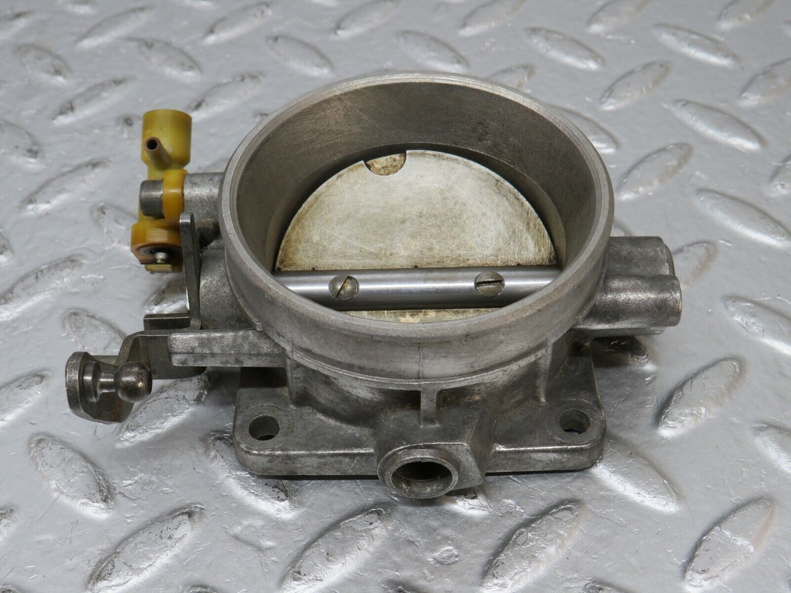 34521 Mercedes-Benz C126 380SEC Coupe Throttle Body Valve 0039970036