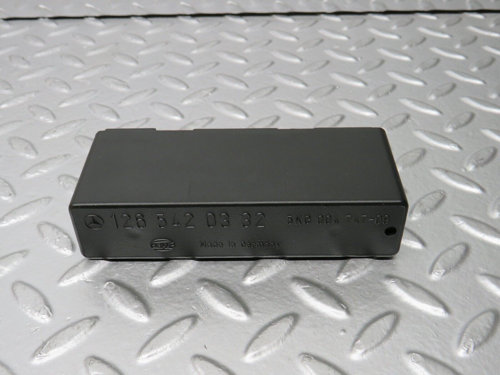 31237 Mercedes-Benz S124 220TE Wagon Headlight Control Unit Relay 1265420332