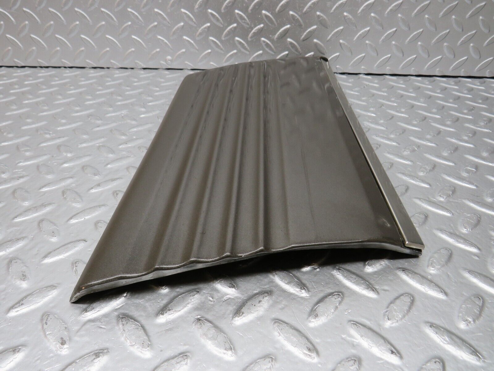 34373 Mercedes-Benz C126 380SEC Front Left Fender Wing Lower Moulding 1266900140