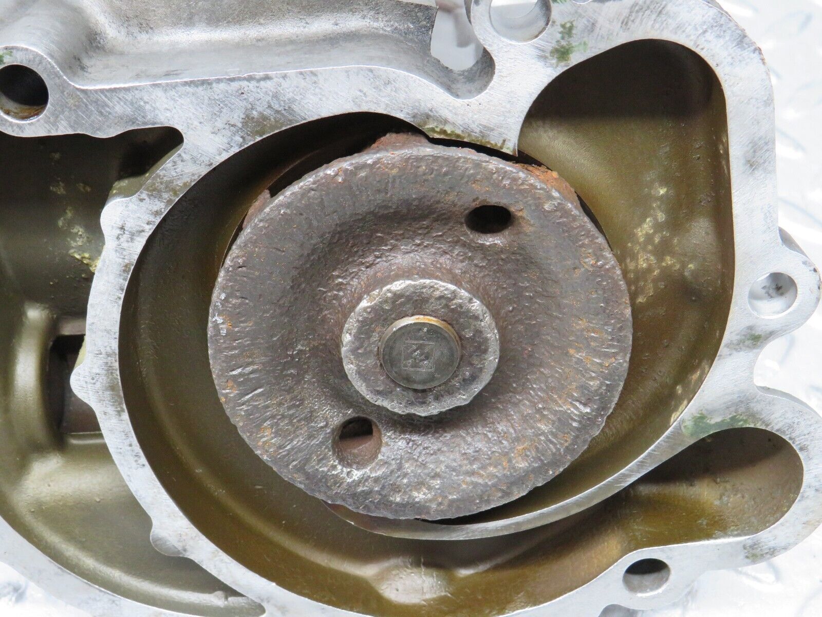 36264 Mercedes-Benz W126 420SE Water Pump 1172011201