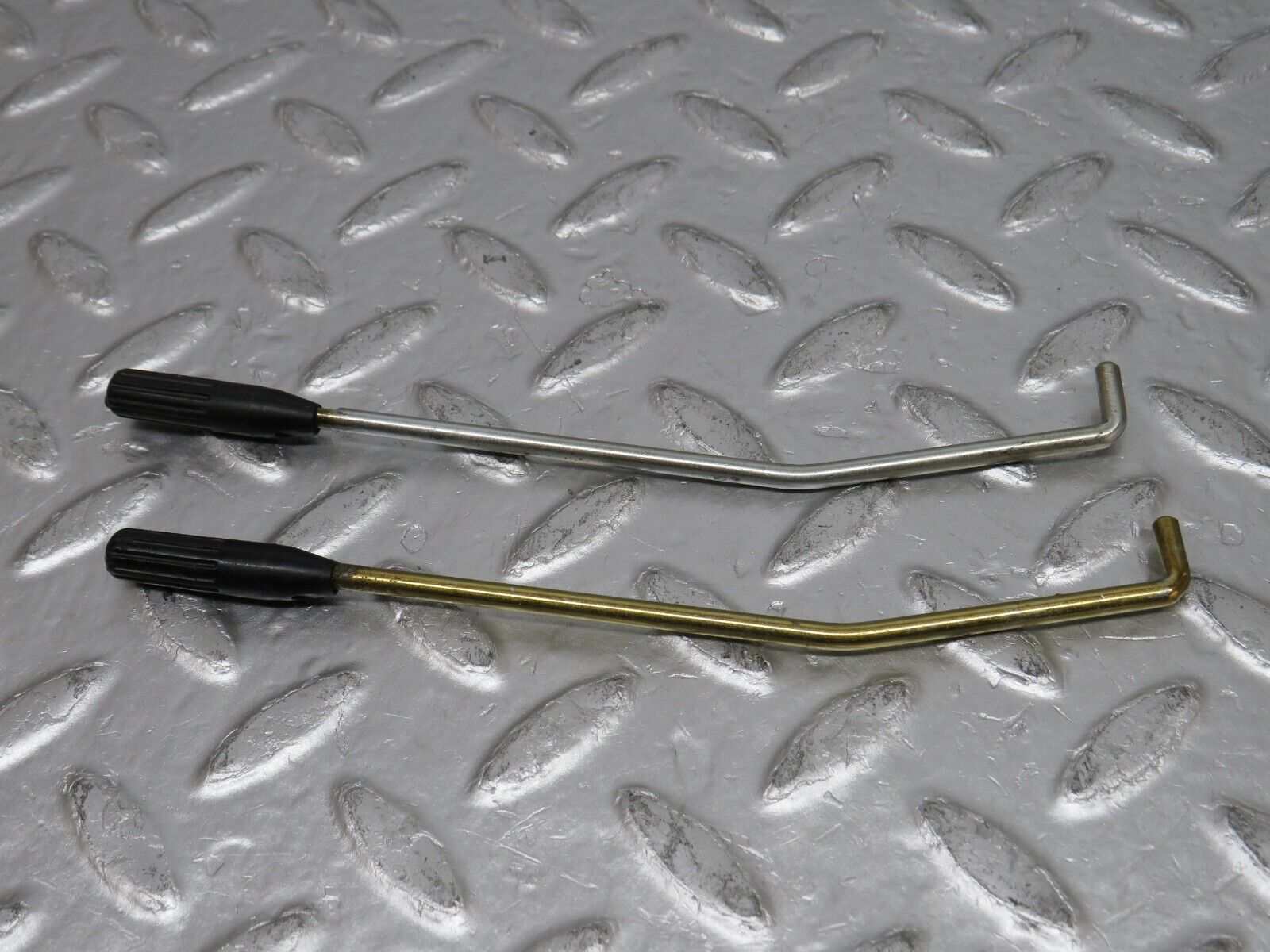 32490 Mercedes-Benz S124 300TE Wagon Front Door Lock Knob Pair