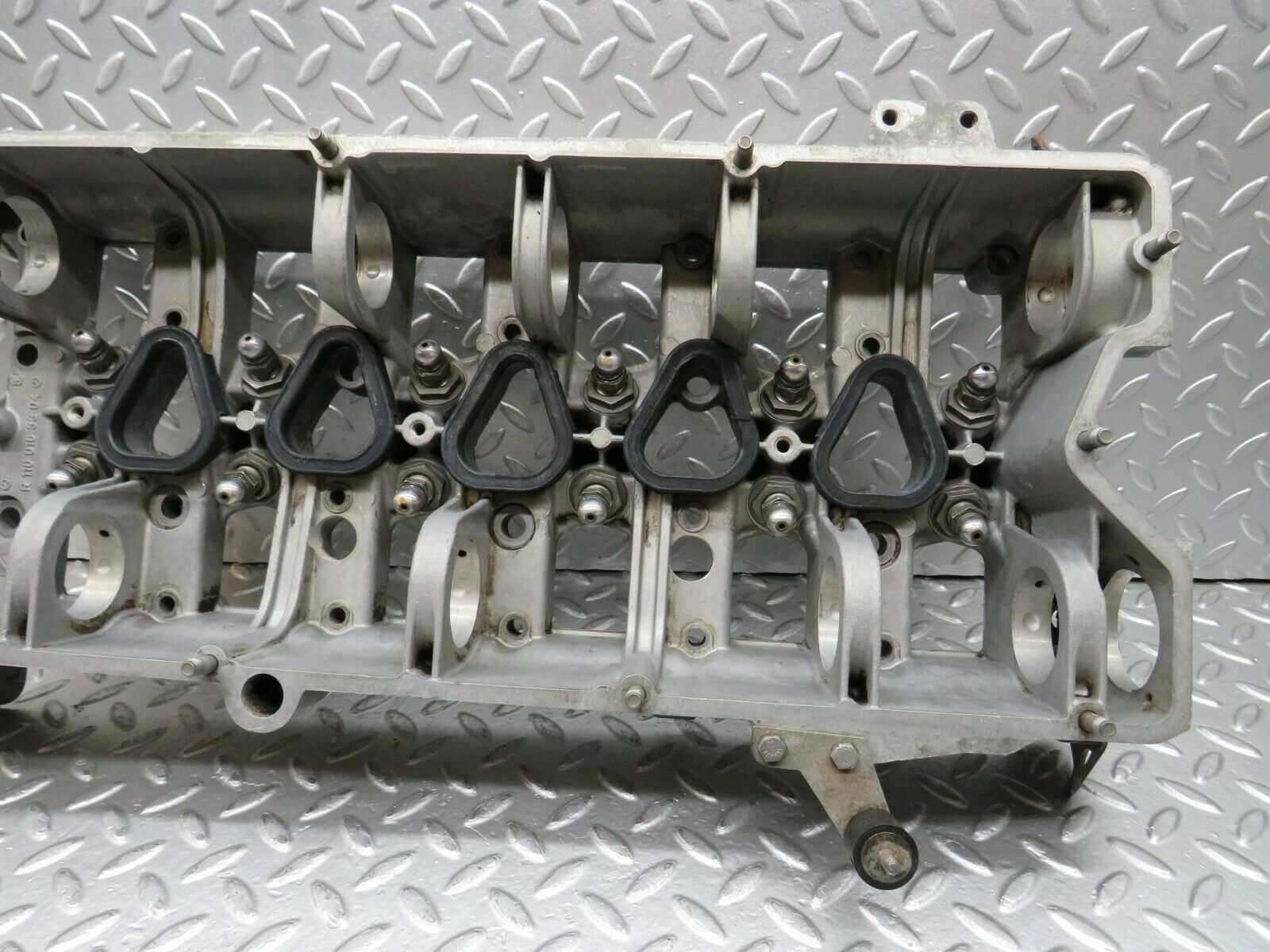 24128 Mercedes-Benz W123 280E Camshaft Bearing Casing 1100163304