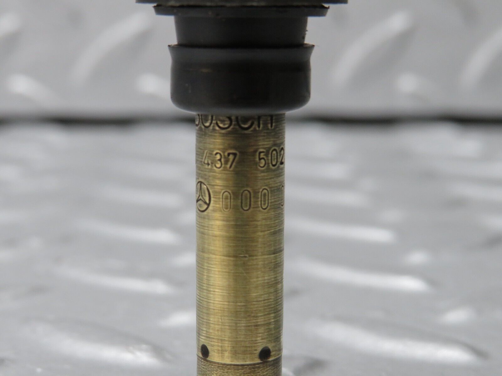 38903 Mercedes-Benz W201 190E 2.6L Fuel Injector Bosch 0000785623 0437502047