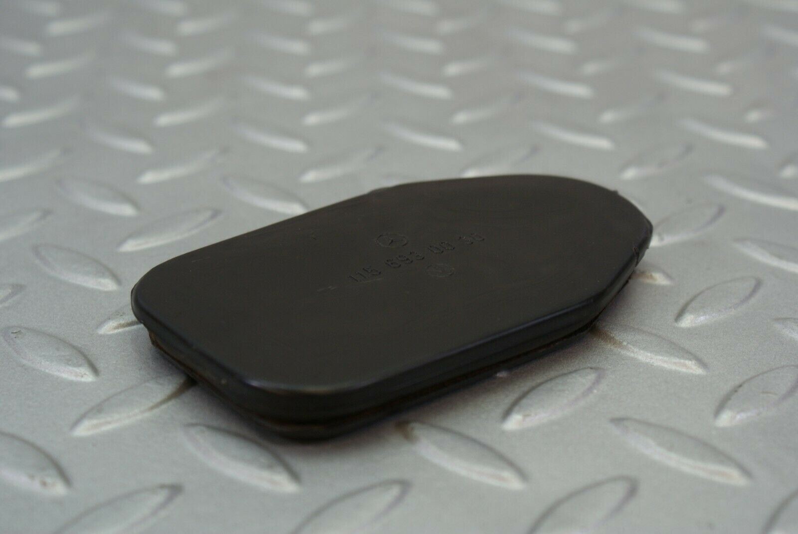 3033 Mercedes-Benz C123 280CE Coupe Boot Trunk Access Cover Panel 1156930030