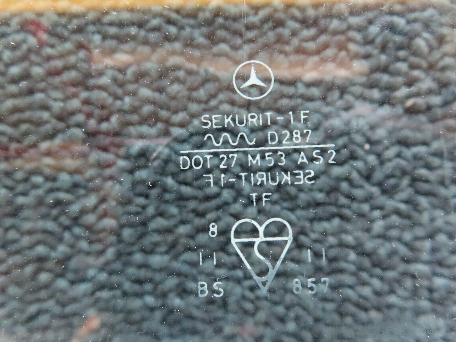 18812 Mercedes-Benz W116 Rear Right Door Window Glass