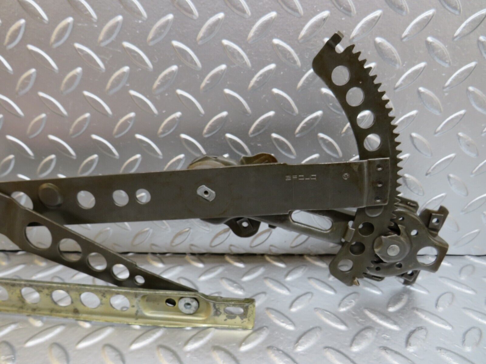 25454 Mercedes-Benz W123 200 Front Left Manual Window Regulator