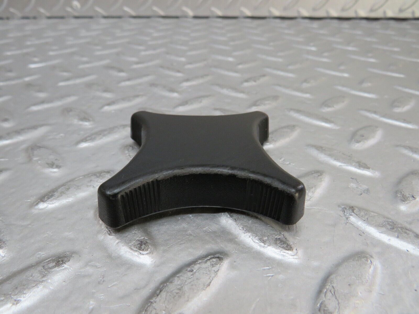 26707 Mercedes-Benz C124 220CE Coupe Right Seat Base Adjuster Handle Knob