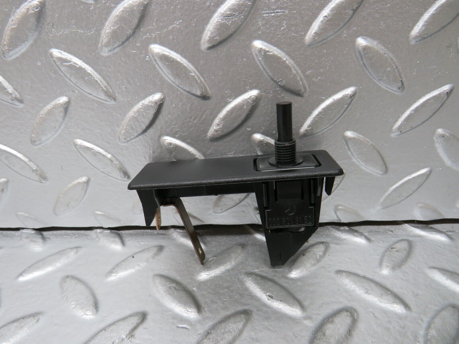 29714 Mercedes-Benz W123 230E Trunk Light Switch 1158202511