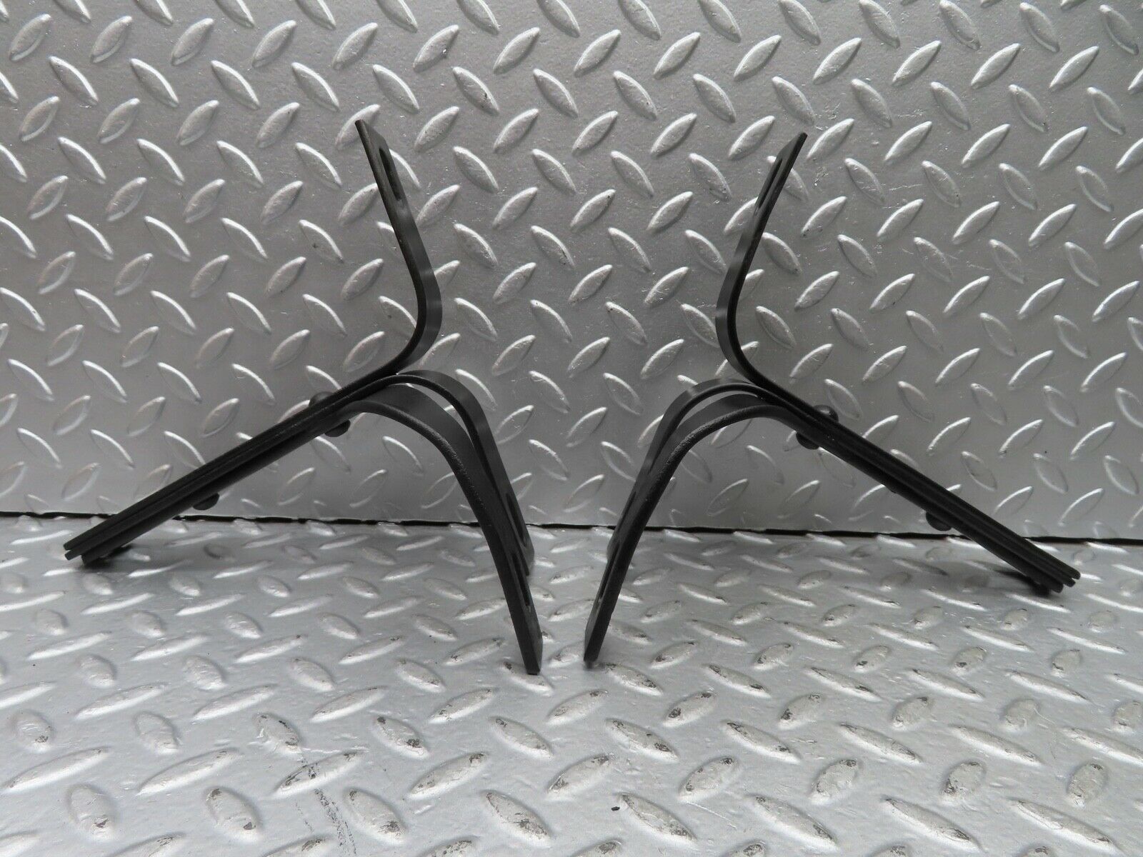 21025 Mercedes-Benz W114 250CE Coupe Front Bumper Holder Bracket Pair