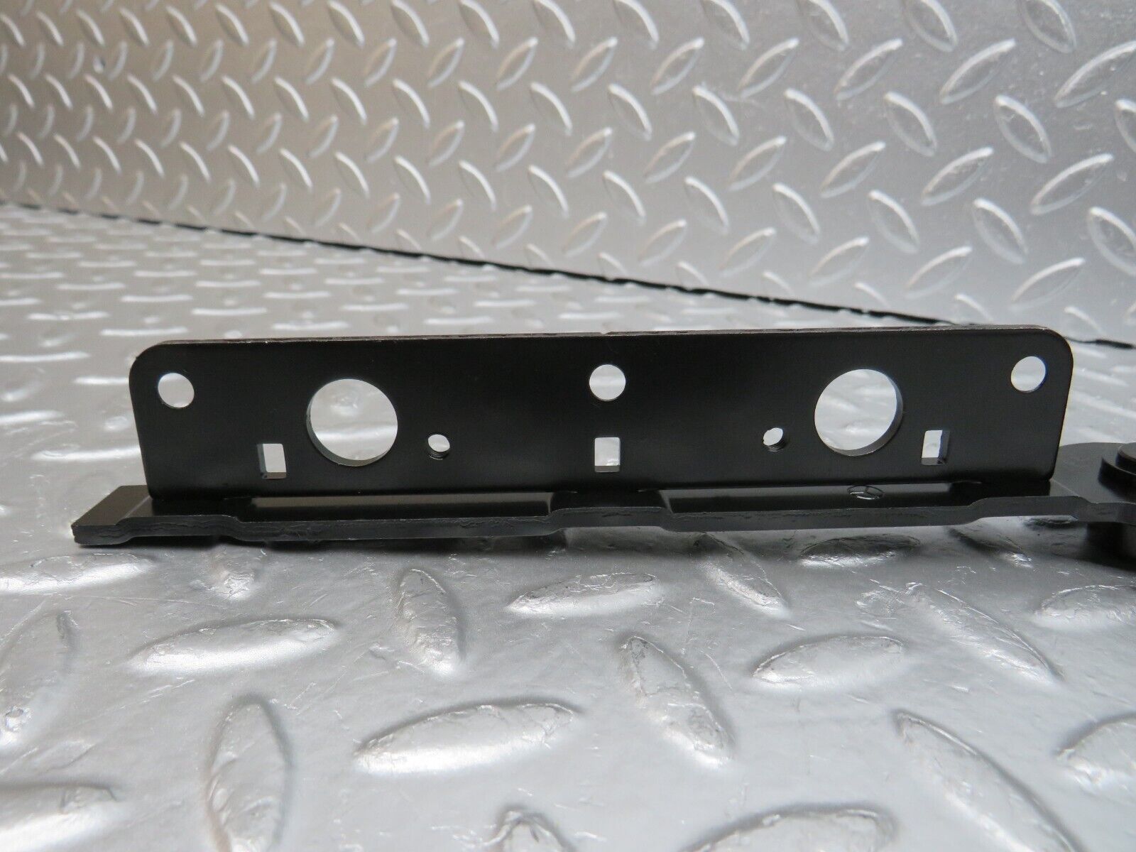 32546 Mercedes-Benz S124 300TE Wagon Trunk Floor Cover Hinge Pair