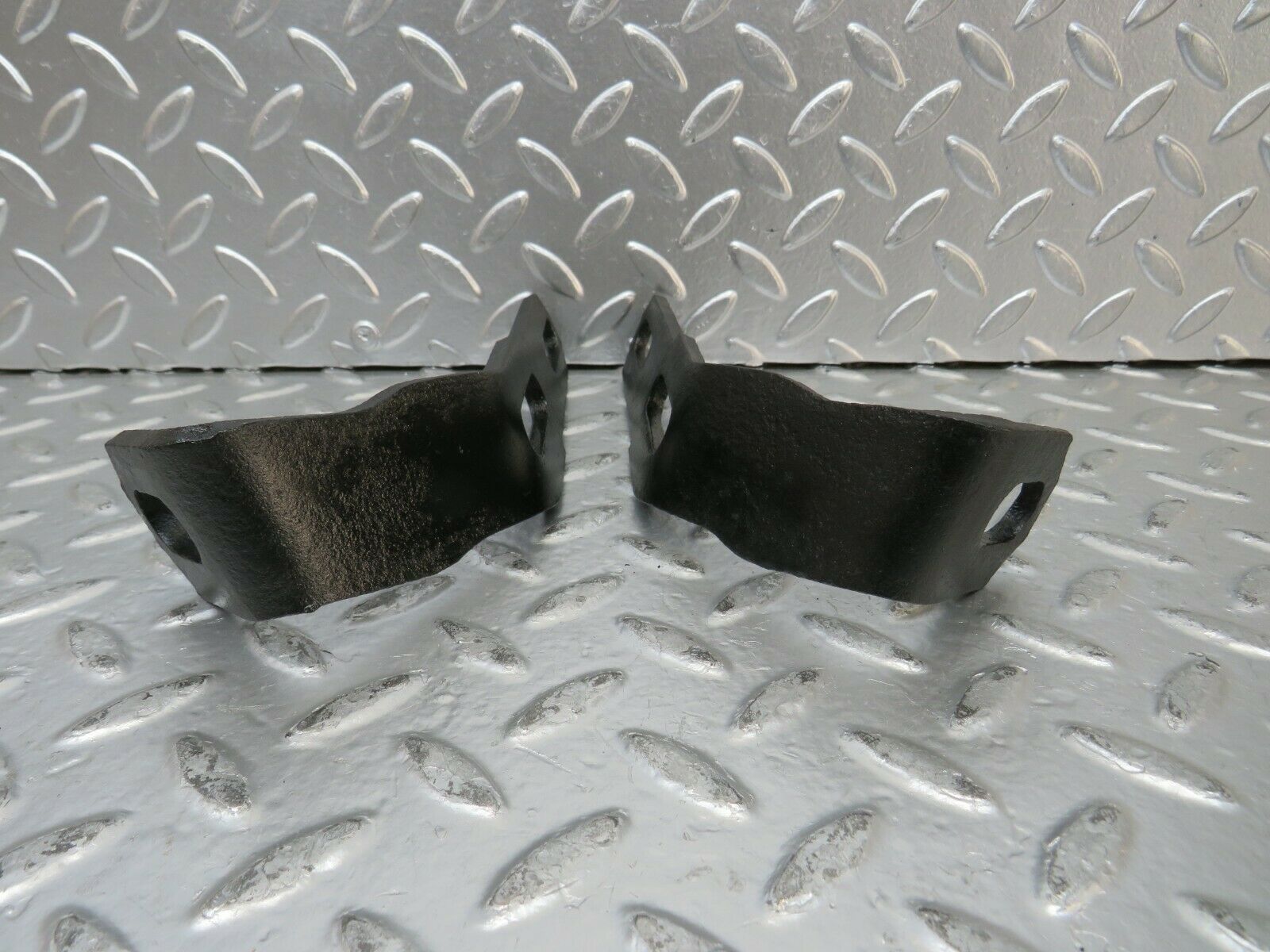 23389 Mercedes-Benz W116 350SE Front Bumper Bracket Pair