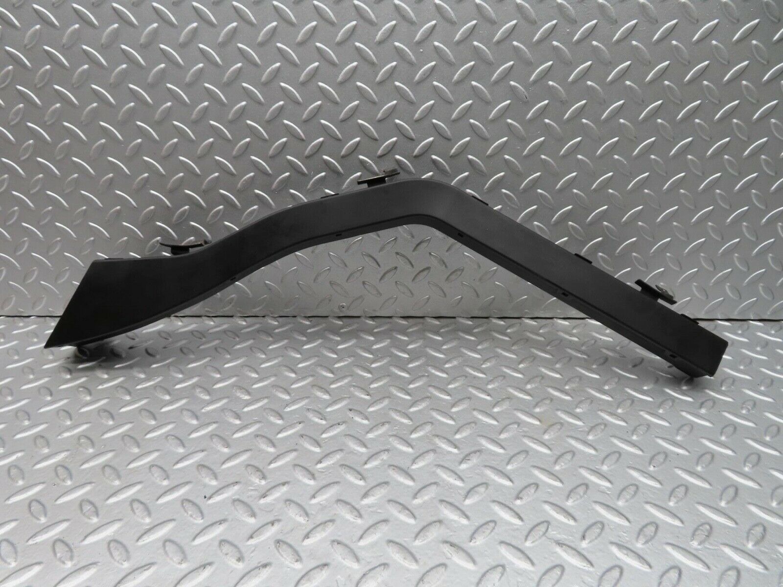 14876 Mercedes-Benz W140 S320 Engine Bay Cable Channel 1405461564 1405401418