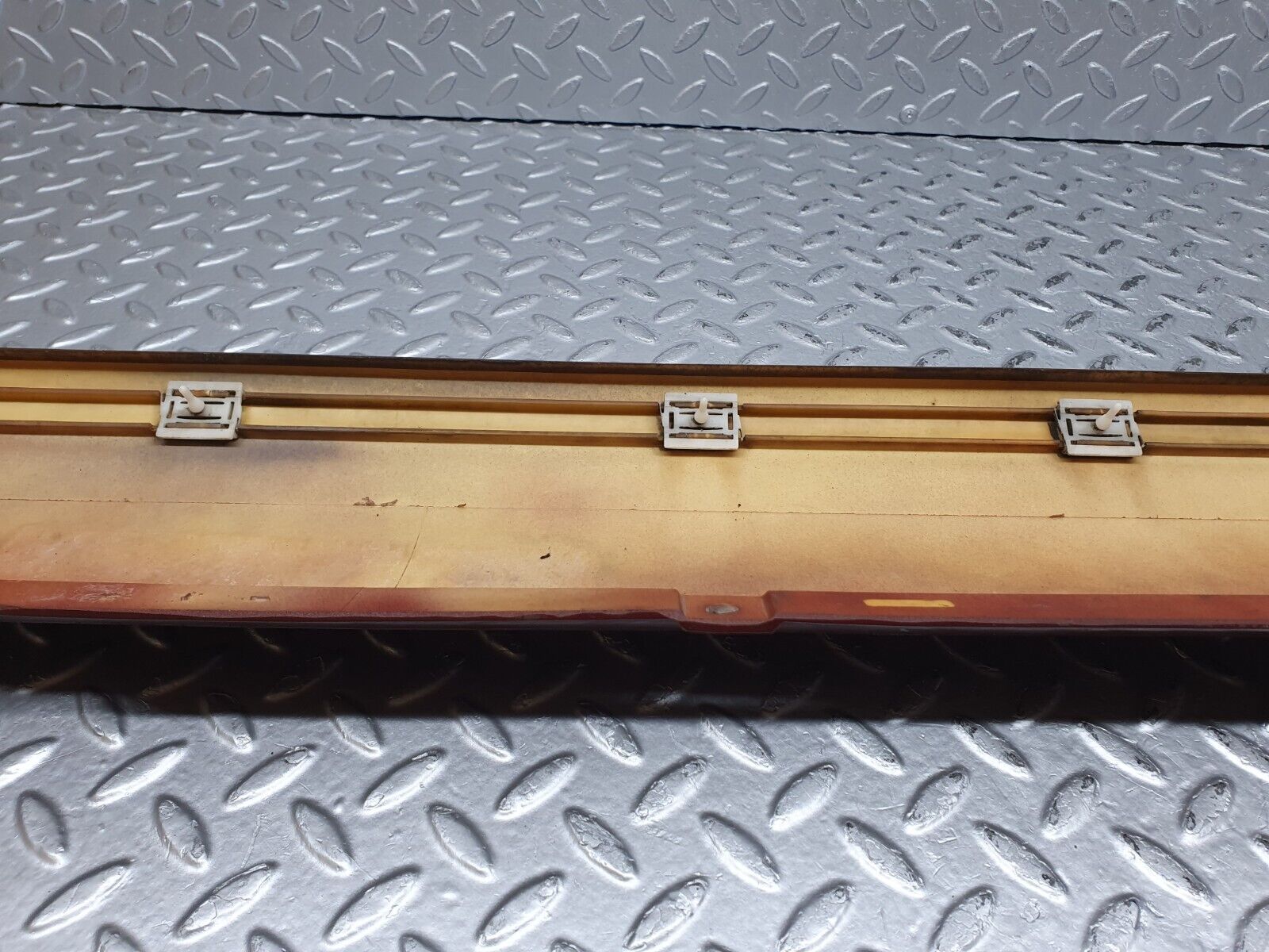 41226 Mercedes-Benz W126 300SE Side Skirt Right 1266905040 1266980230 1266980430