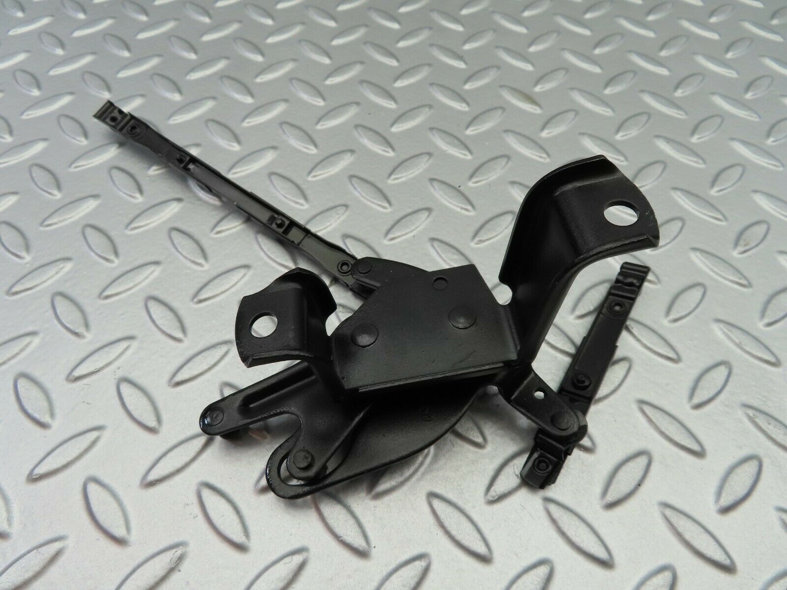 6394 Mercedes-Benz W126 380SE Throttle Linkage Accelerator