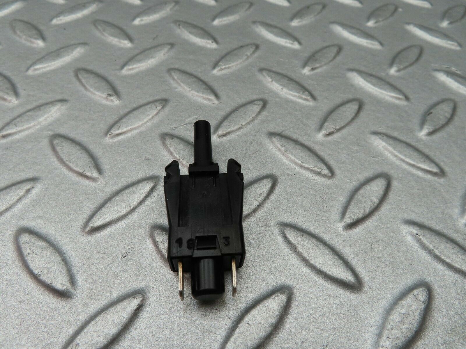 5764 Mercedes-Benz W123 200 Door Contact Switch 0015458714