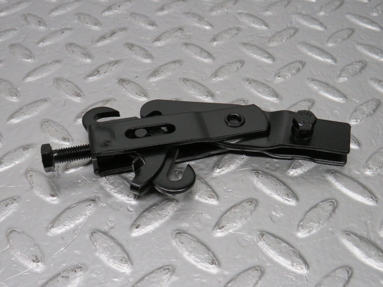 33786 Mercedes-Benz W201 190E 2.0L Handbrake Adjusting Handbrake Regulator