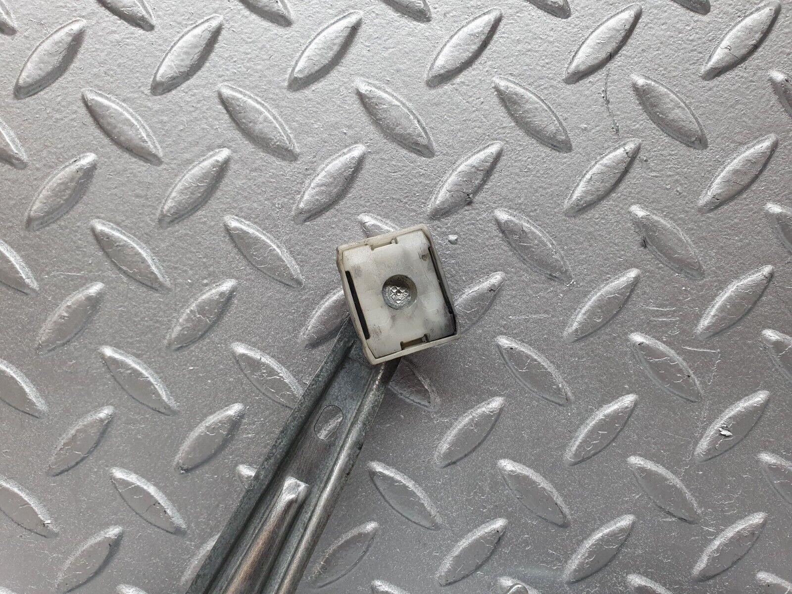 41400 Mercedes-Benz W124 200E Front Right Power Window Regulator