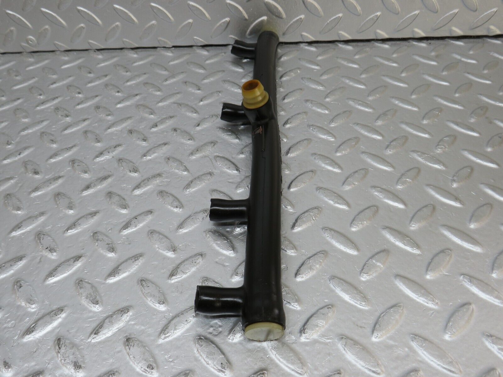 34455 Mercedes-Benz C126 380SEC Coupe Air Intake Breather Hose Pipe 1160940982