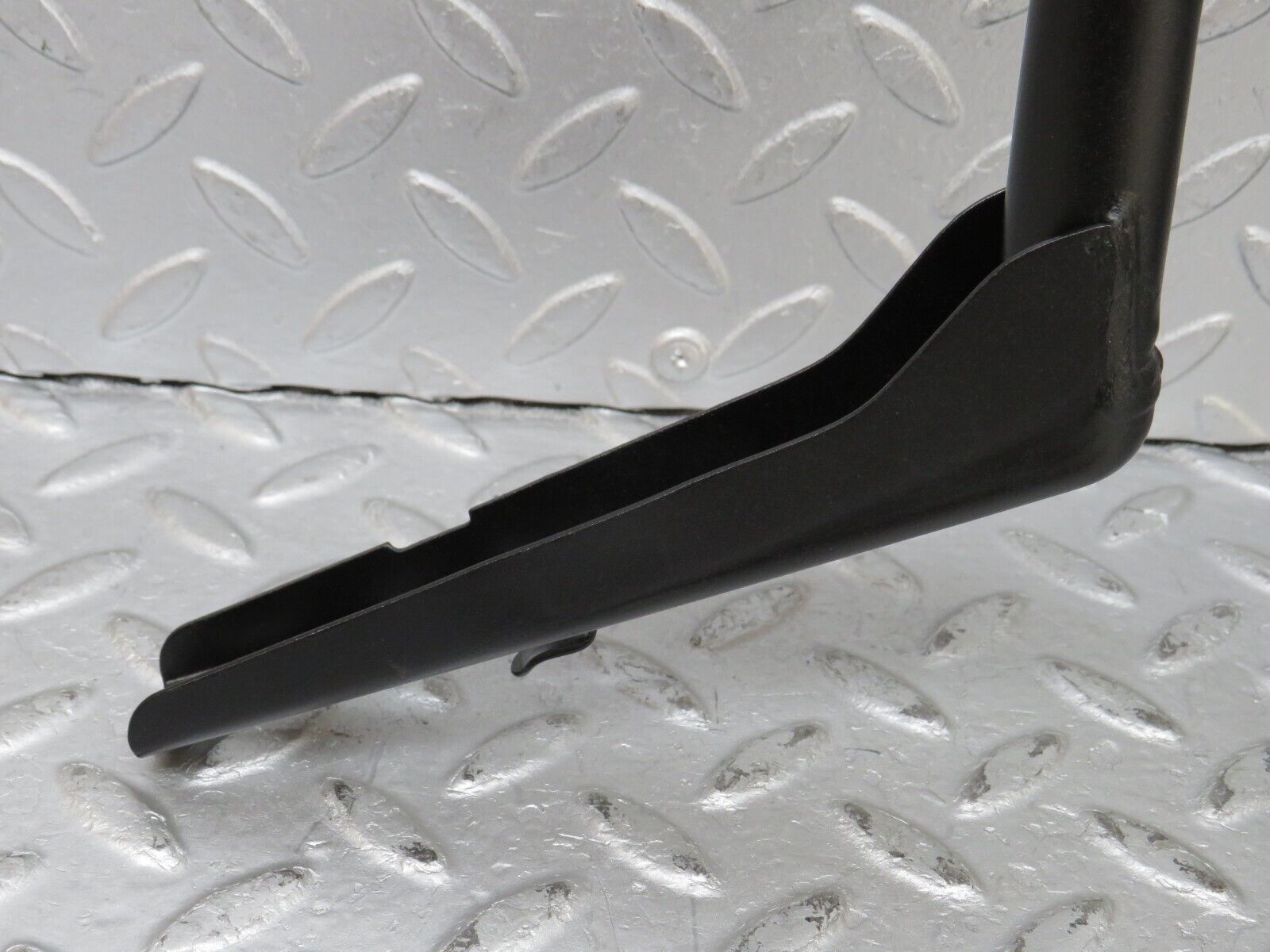 36369 Mercedes-Benz W126 420SE Trunk Lid Hinge Right Side