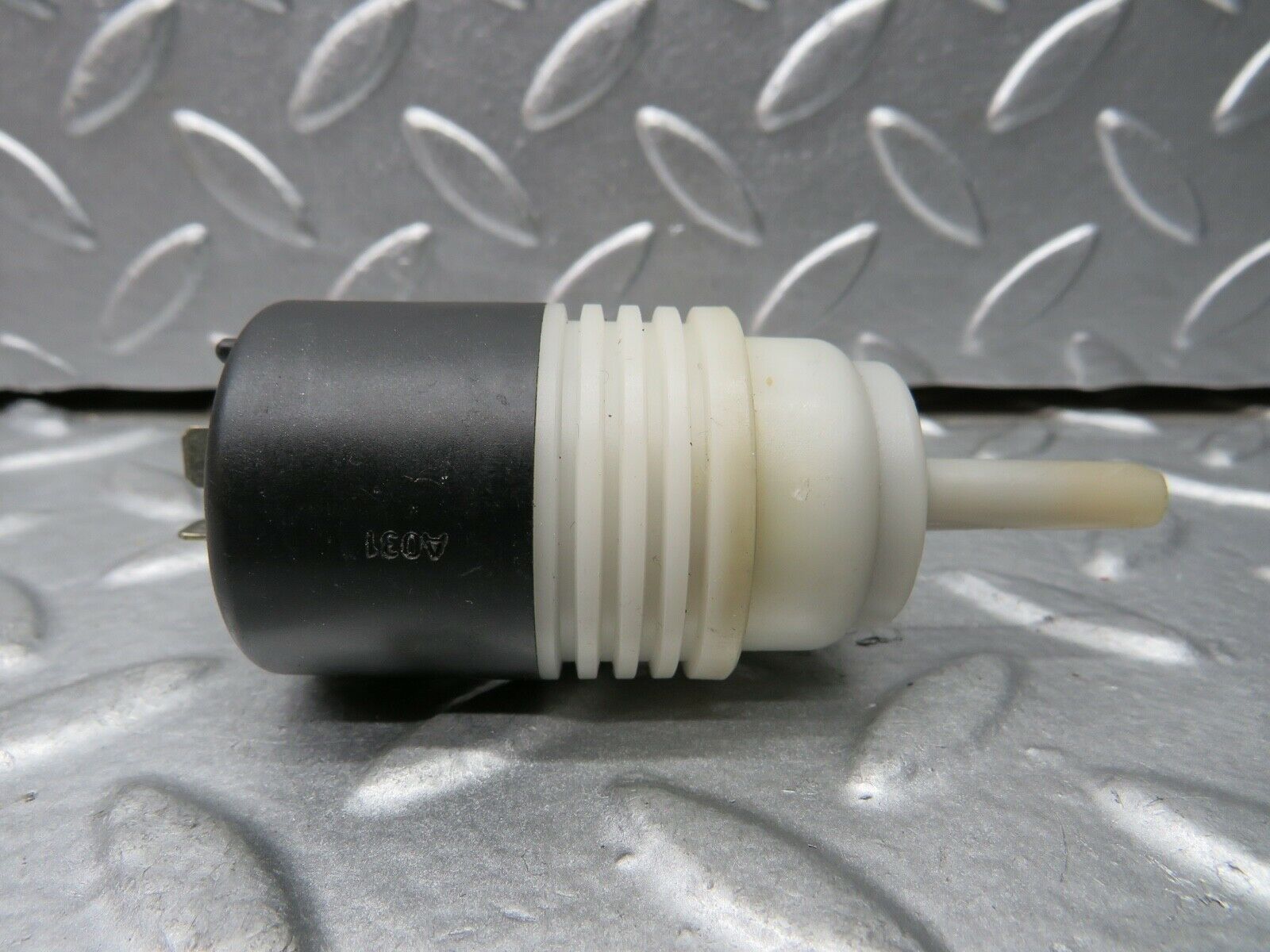 21902 Mercedes-Benz W124 Windscreen Washer Pump