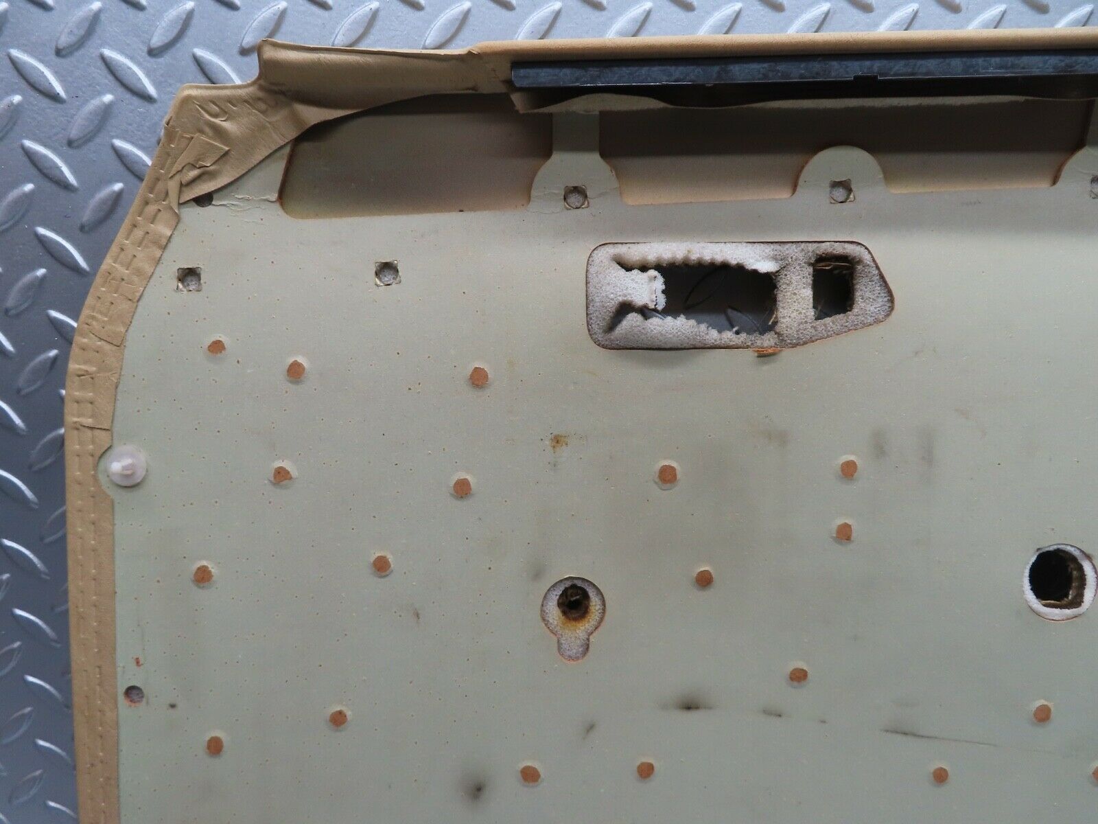 21125 Mercedes-Benz W123 230E Front Left Door Card Beige