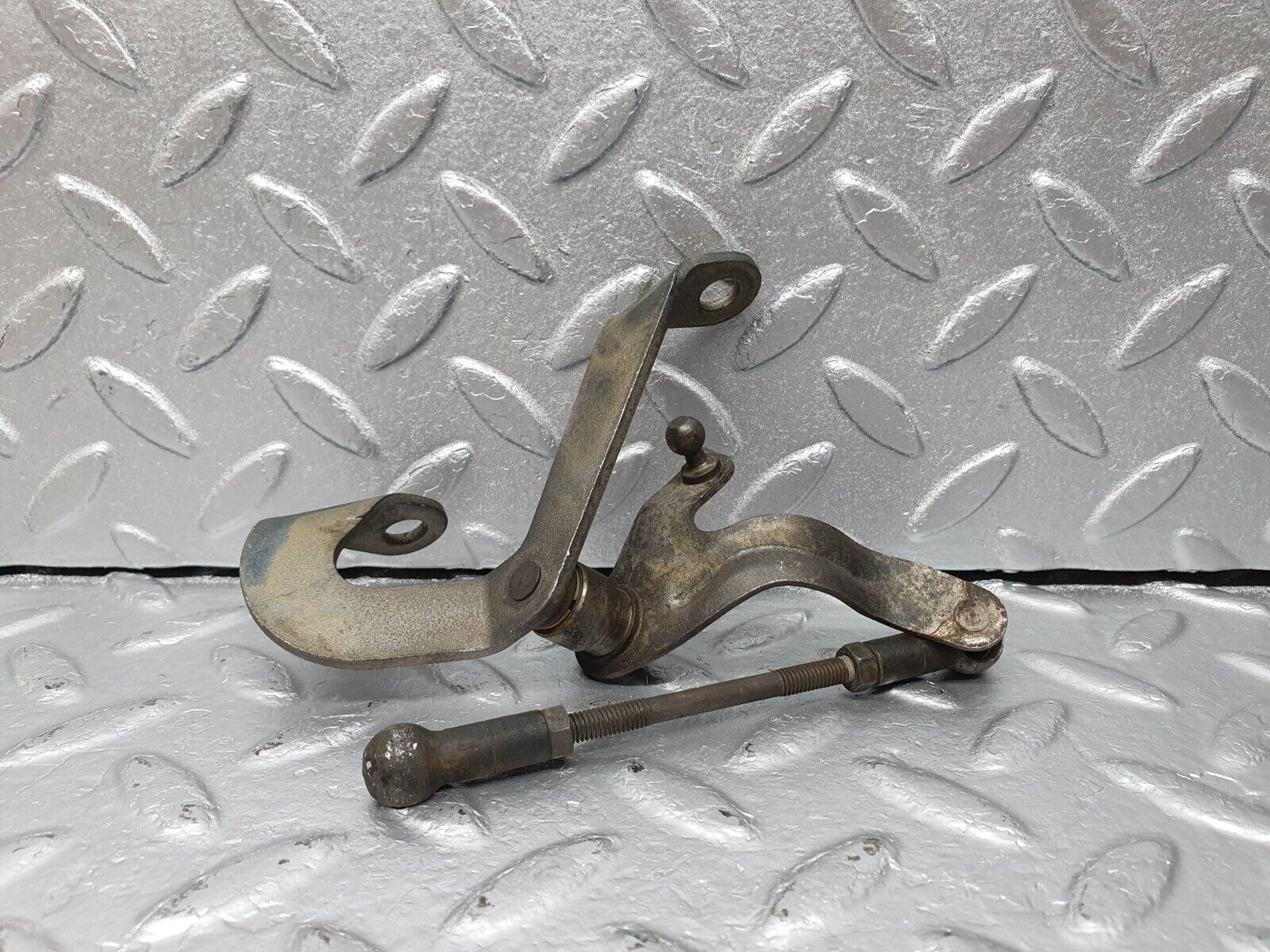 41357 Mercedes-Benz W116 350SE Throttle Linkage