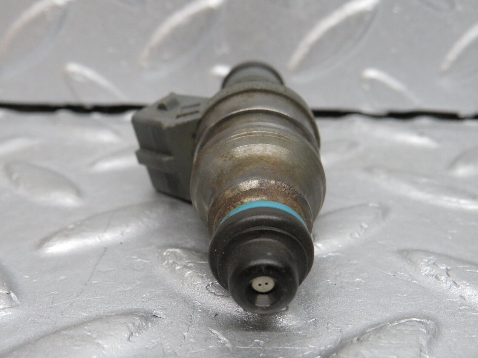 38655 Mercedes-Benz R129 280SL Coupe Fuel Injector Bosch 0000787323 0280155209
